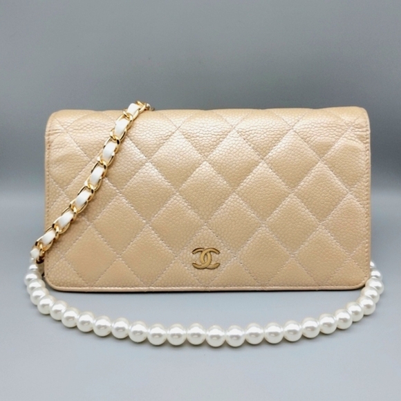CHANEL Handbags - 🖤CANEL Gold Metallic Quilted Leather Wallet/Clutch🖤